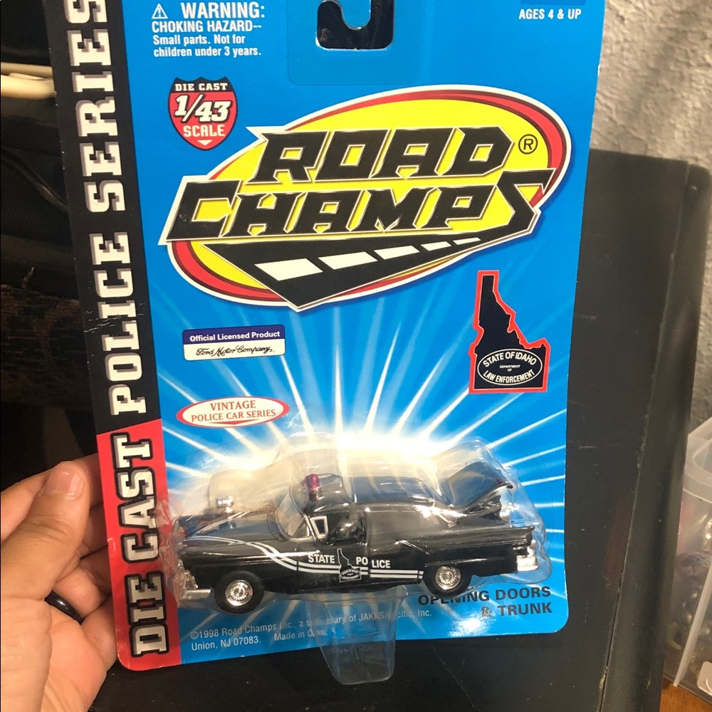 Road Champs Vintage Die-Cast Police Car - Black